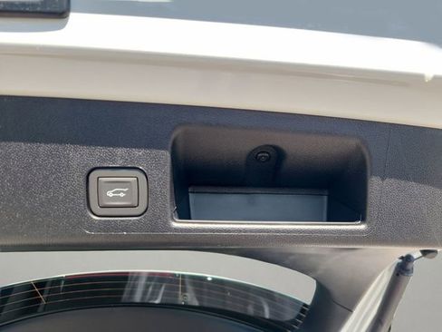 New 2026 Chevrolet Equinox EV LT image 28