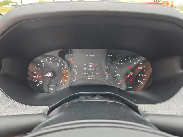 Used 2025 Jeep Compass Latitude AWD/4WD image 12