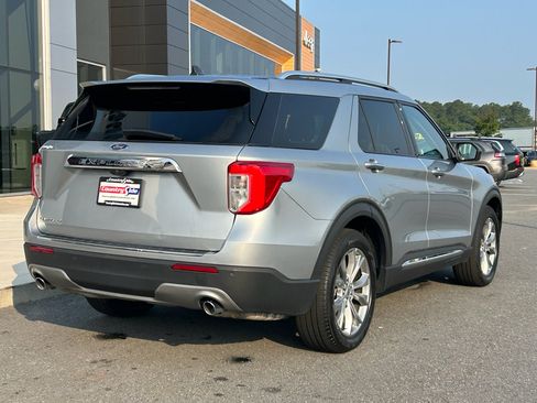 Used 2023 Ford Explorer Limited image 6