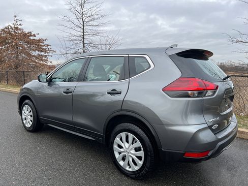 Used 2018 Nissan Rogue S image 5