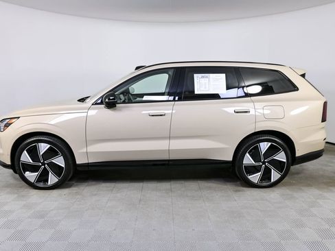 Used 2025 Volvo EX90 Ultra image 2