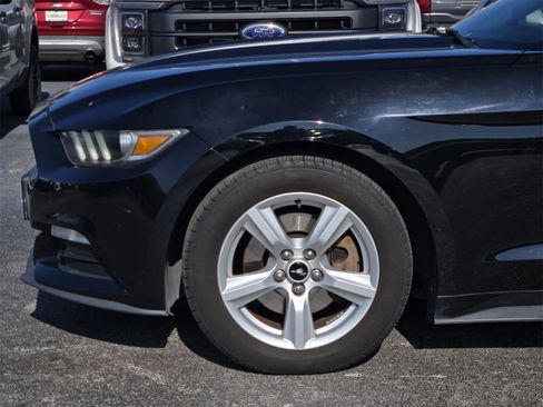 Used 2015 Ford Mustang Coupe image 8