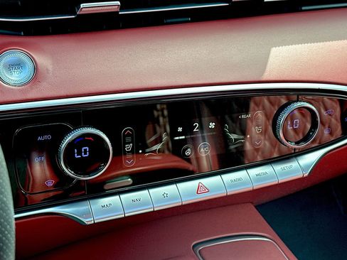 Used 2023 Genesis GV70 3.5T Sport w/ Sport Prestige Package image 17