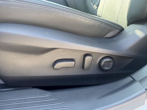 Used 2025 Subaru Outback Touring XT AWD/4WD image 28