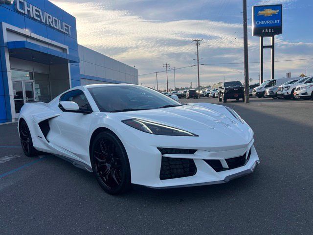 Used 2024 Chevrolet Corvette Z06 RWD image 3