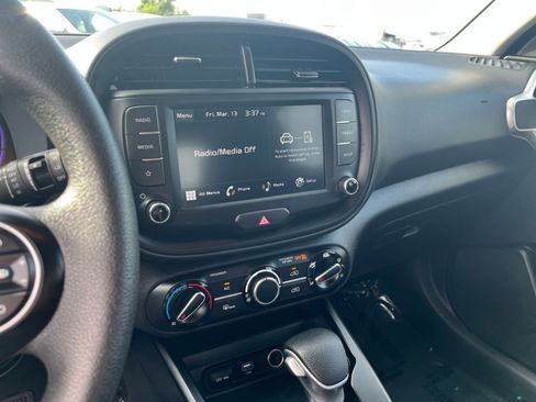 Used 2025 Kia Soul LX w/ LX Technology Package image 17