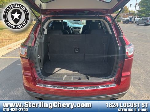 Used 2017 Chevrolet Traverse Premier image 28