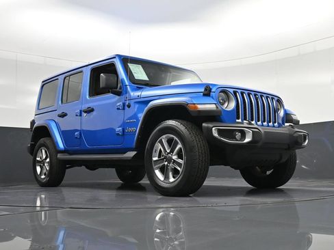 Used 2023 Jeep Wrangler Unlimited Sahara w/ LED Lighting Group AWD/4WD image 31