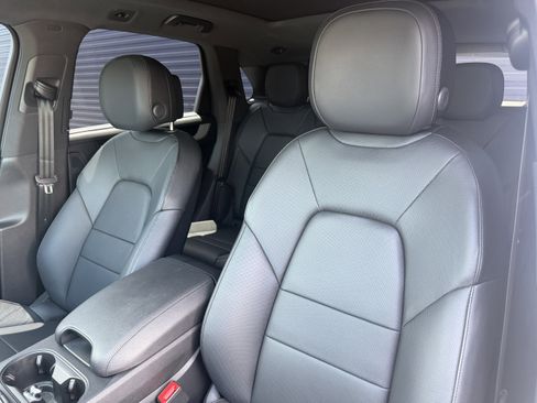 Certified 2024 Porsche Cayenne AWD/4WD image 17