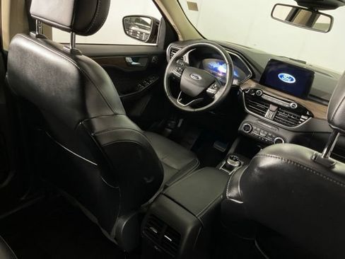 Used 2020 Ford Escape Titanium AWD/4WD image 29