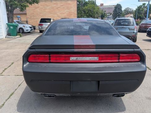 Used 2014 Dodge Challenger SXT RWD image 6