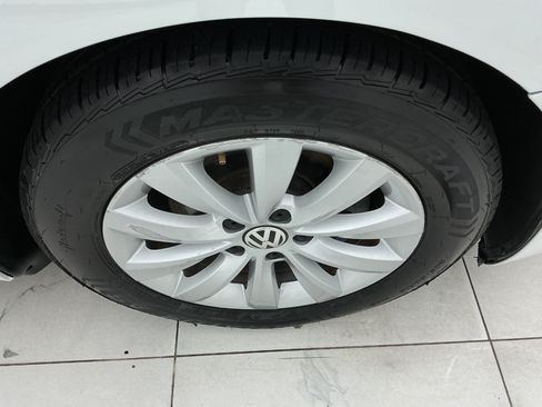 Used 2019 Volkswagen Beetle 2.0T S FWD image 40