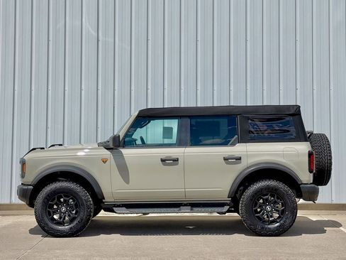 New 2026 Ford Bronco Badlands AWD/4WD image 3
