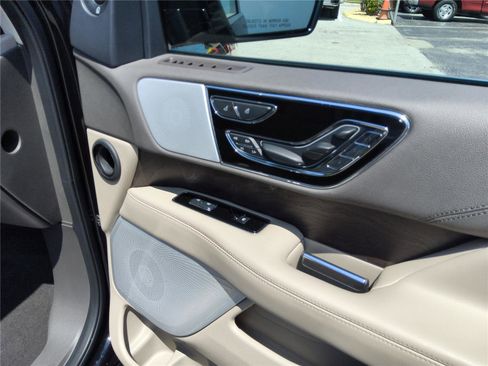 Certified 2024 Lincoln Navigator L Reserve AWD/4WD image 27