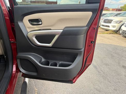 Used 2018 Nissan Titan SV AWD/4WD image 29