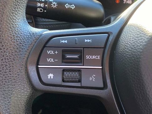 Used 2023 Honda HR-V LX image 18