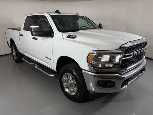 Used 2024 RAM 2500 Big Horn AWD/4WD image 2
