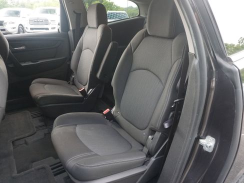 Used 2016 Chevrolet Traverse LT w/ Style and Technology Package image 16