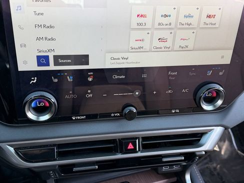 Used 2023 Lexus RX 350 Premium w/ Accessory Package AWD/4WD image 21