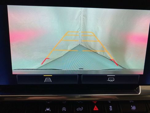 Used 2025 Chevrolet Silverado 1500 LT image 19