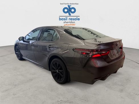 Used 2024 Toyota Camry SE FWD image 3