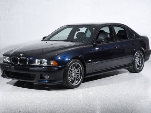 Used 2003 BMW M5 RWD image 2