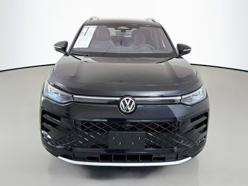Used 2026 Volkswagen Tiguan SEL R-Line AWD/4WD image 2