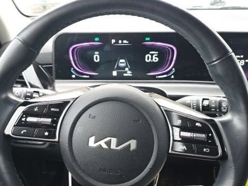 Used 2025 Kia Seltos S AWD/4WD image 2