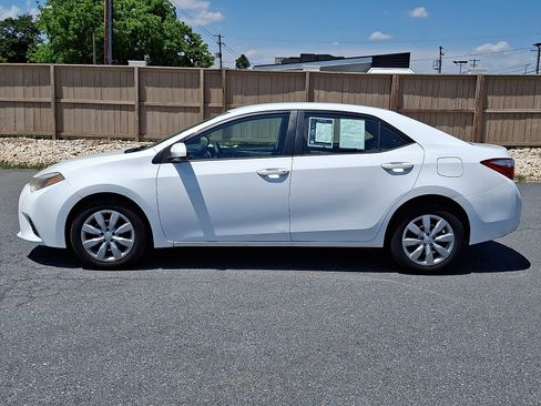 Used 2015 Toyota Corolla LE FWD image 9