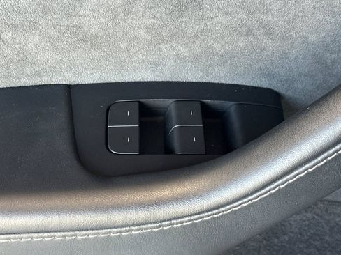 Used 2023 Tesla Model Y Long Range AWD/4WD image 12