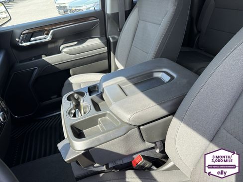 Used 2025 GMC Sierra 1500 Elevation image 16
