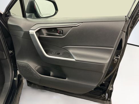 Used 2025 Toyota RAV4 LE image 33