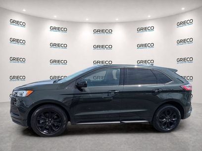 Used 2022 Ford Edge SE w/ Black Appearance Package