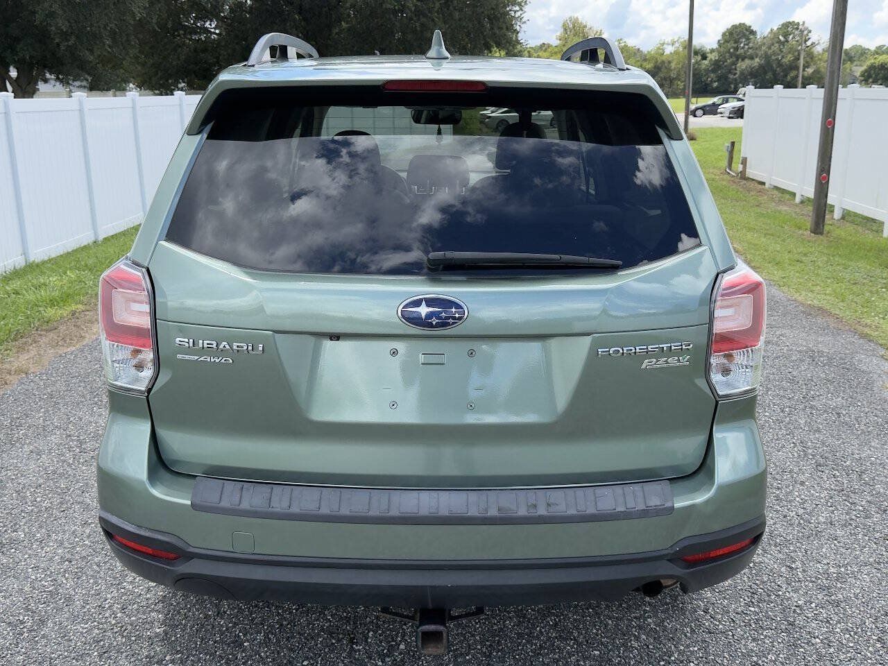 Used 2017 Subaru Forester 2.5i Premium w/ All-Weather Package AWD/4WD image 6