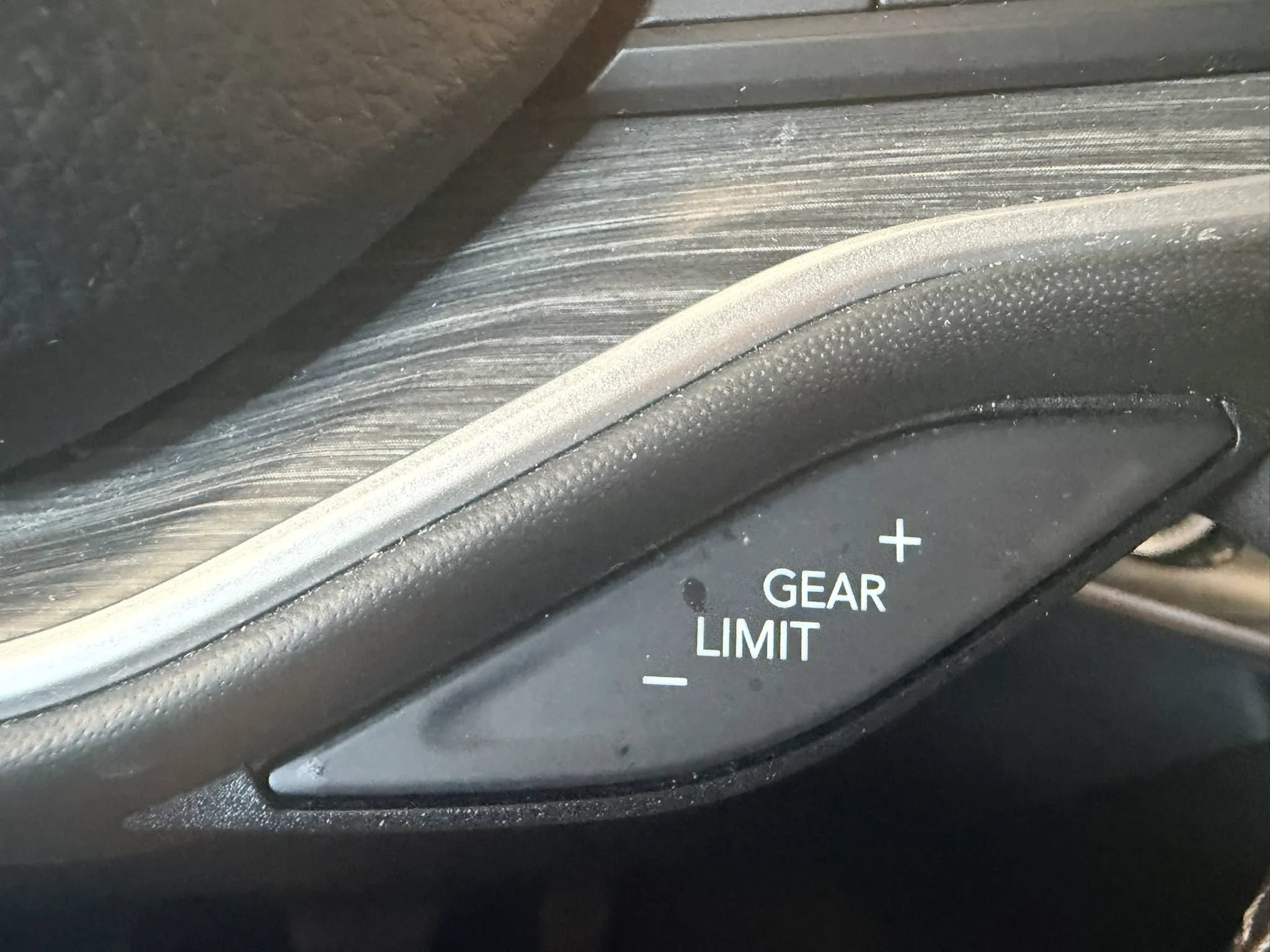 Used 2024 Jeep Wagoneer L Series II RWD image 21