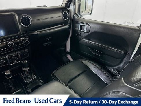 Certified 2022 Jeep Wrangler Unlimited Sahara AWD/4WD image 24