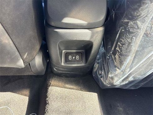 New 2025 Hyundai Elantra SEL image 4