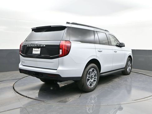 New 2026 Ford Expedition Active RWD image 11