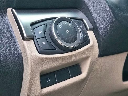 Used 2018 Ford Explorer XLT w/ Equipment Group 202A image 20