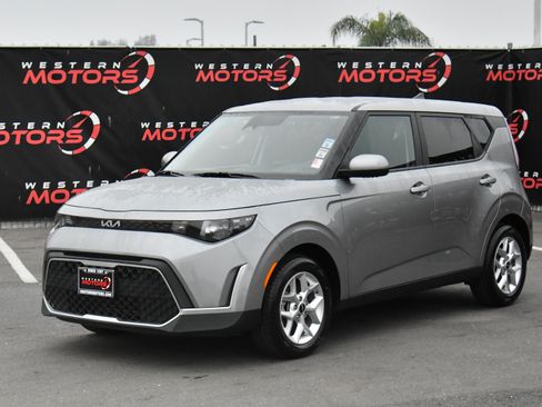 Used 2024 Kia Soul LX w/ Option Group 015 image 3
