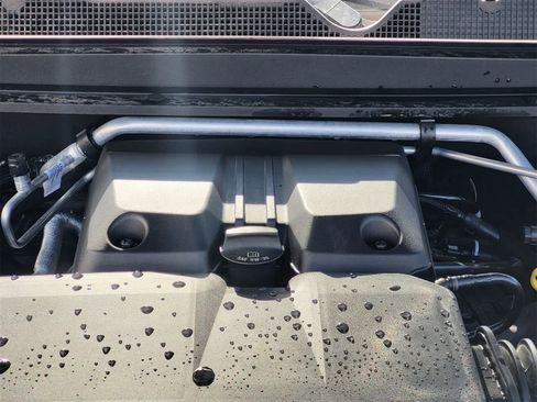 Used 2025 GMC Canyon AT4 w/ AT4X Package image 28