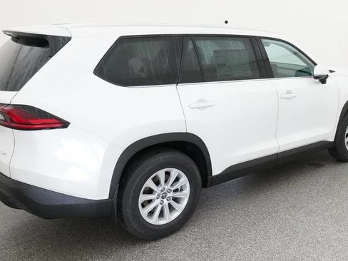 New 2026 Toyota Grand Highlander XLE image 16