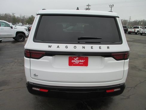 Used 2024 Jeep Wagoneer Series II image 7