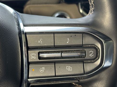 Used 2023 GMC Canyon Denali image 28