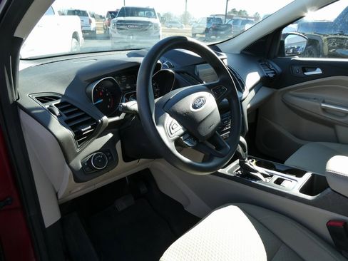 Used 2019 Ford Escape SE image 19