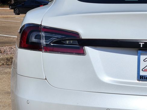 Used 2019 Tesla Model S AWD image 14