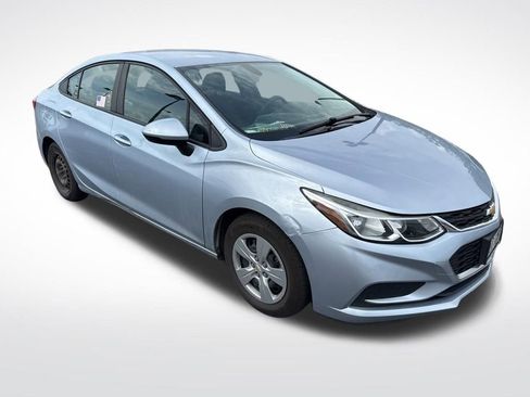 Used 2017 Chevrolet Cruze LS FWD image 2