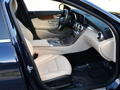 Used 2019 Mercedes-Benz C 300 4MATIC Sedan image 48