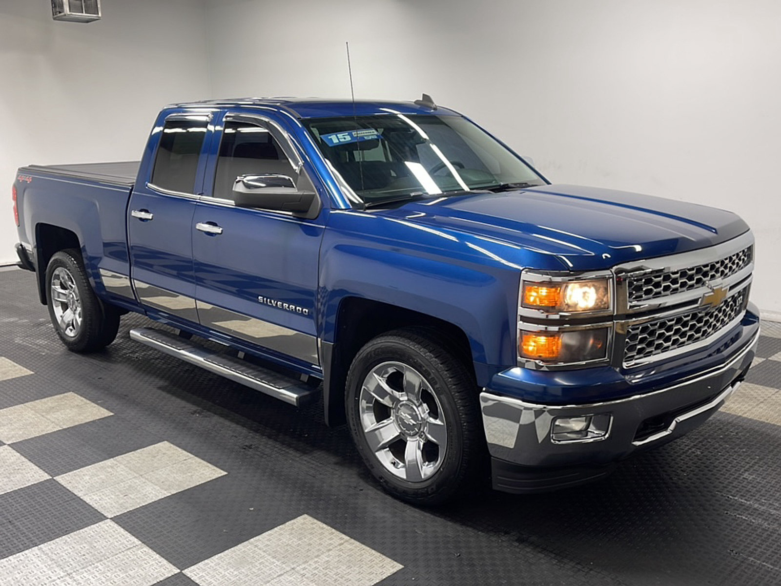 Used 2015 Chevrolet Silverado 1500 LTZ AWD/4WD image 22