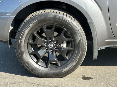 Certified 2021 Nissan Frontier SV w/ Midnight Edition Floor Mats image 25